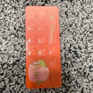 Too faced sweet peach palette